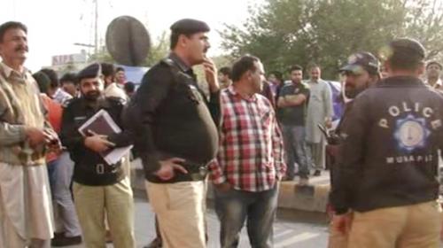 Guard guns down three traders in Lahore: police