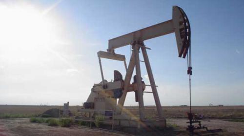 Oil prices mixed in Asia before US stockpiles data