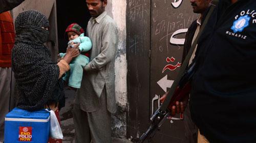 Firing injures polio worker in Lahore