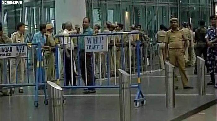 Green-shirts touch down in Kolkata amid tight security