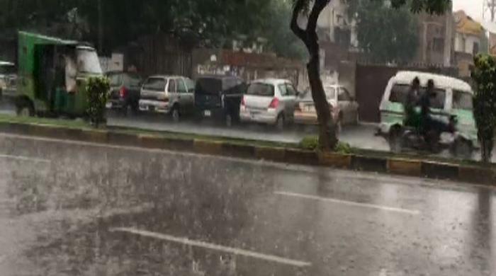 Rain continues in Lahore