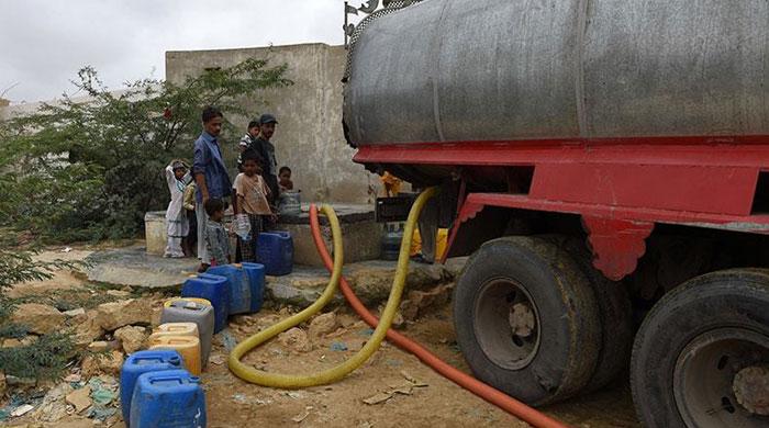 SC orders complete closure of water hydrants in Karachi