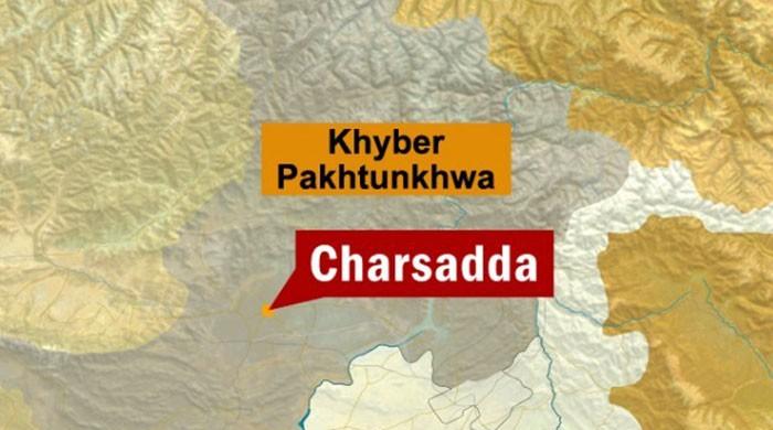 Firing on census team injures policeman in Charsadda