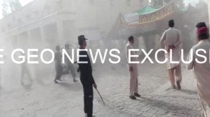 Farmers in Rajanpur fight for chairs to get wheat seeds