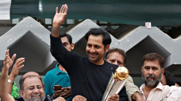 Captain Sarfraz receives hero's welcome upon return