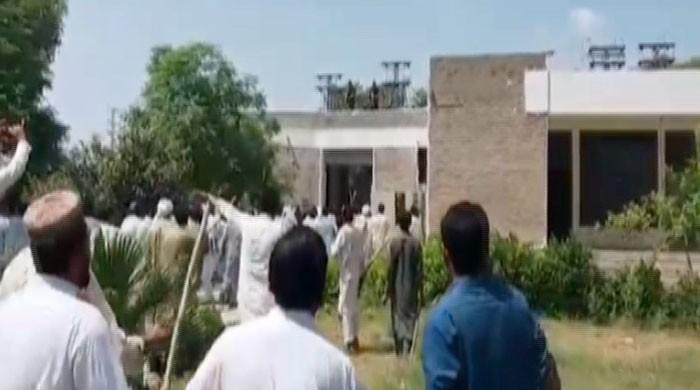 Power woes: Protesters attack grid station in Charsadda 