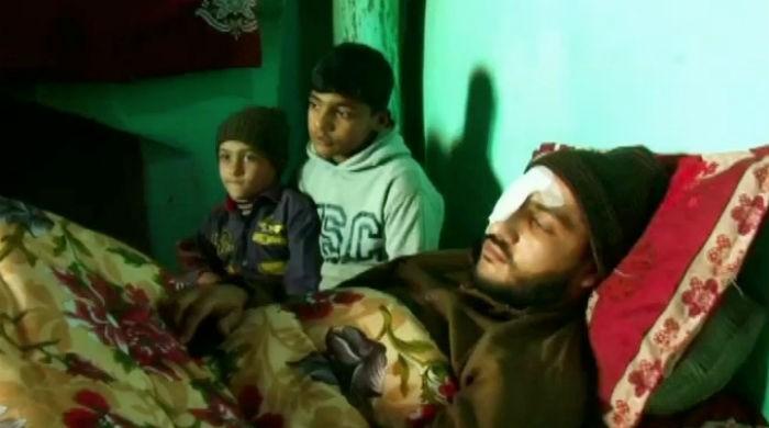The heroic policeman who lost his eye saving an FC officer at Faizabad
