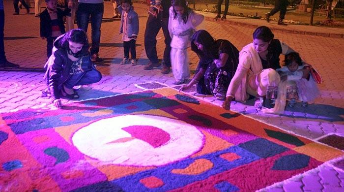Pakistan filled with colours for Holi 