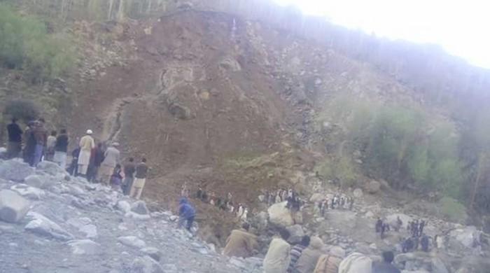 Six killed in Diamer landslide 