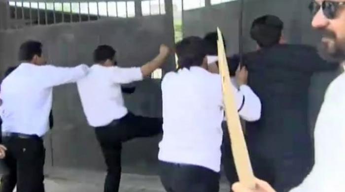 Lawyers ransack CPO’s office over filing of case in Faisalabad