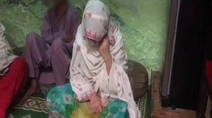 Minor girl stripped in public in Peshawar, accused still at large 