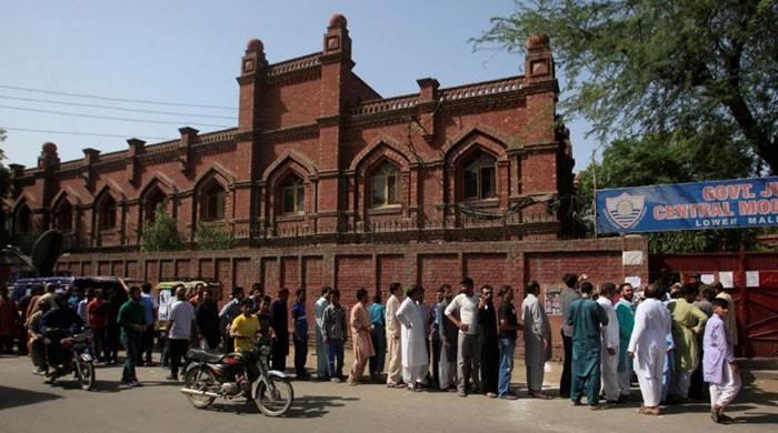 Nearly 5,000 polling stations lack basic facilities: ECP sources 