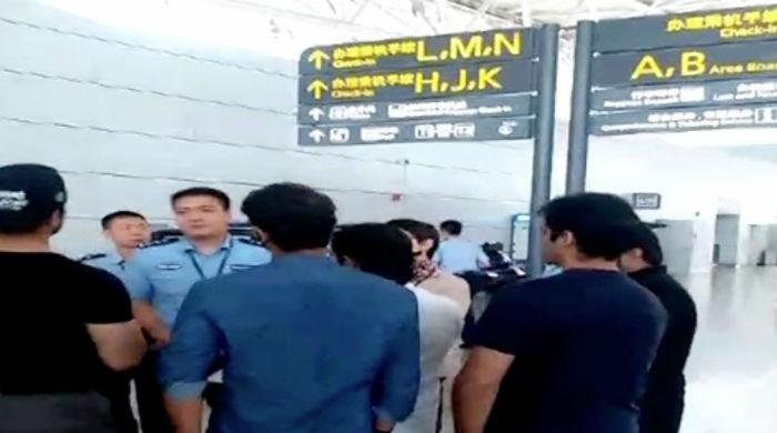 Over 300 Pakistanis stranded in China after airline cancels flight 