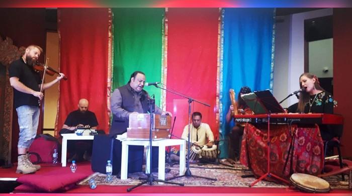 Polish audience praises Qawwal Imran Aziz Mian for incredible musical performance