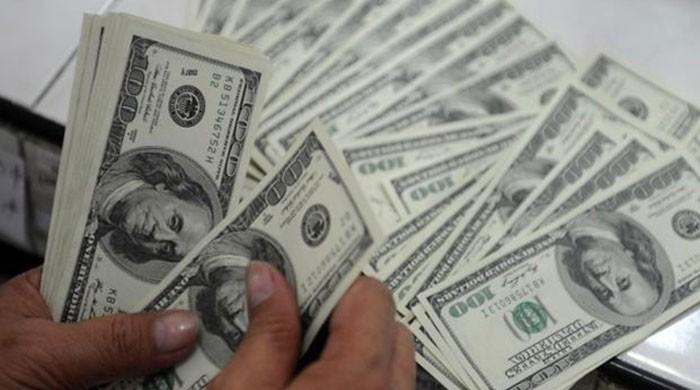 Dollar soars to new high of Rs150 in open market 