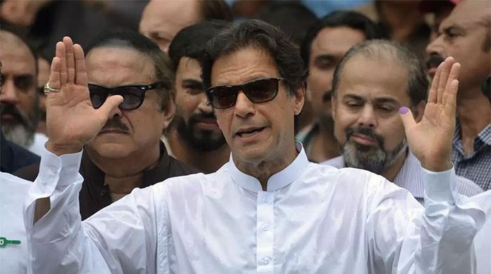 Top-heavy: Is the federal cabinet too big to work?