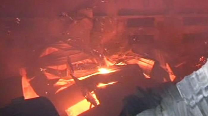 Fire breaks out in warehouse in Karachi's Shershah area