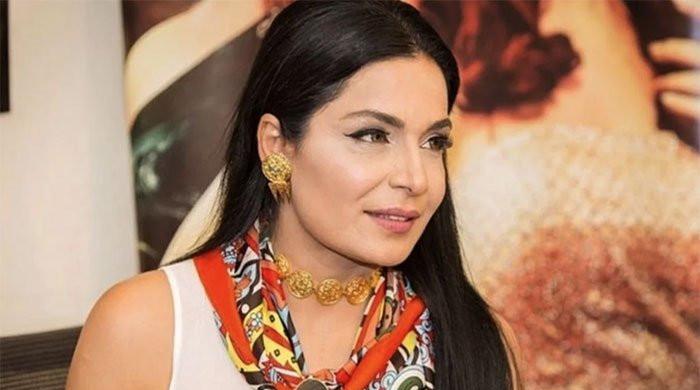 'Heartbroken' Meera announces to join PTI