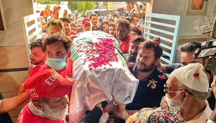 People carrying the mortal remains of legendary Pakistani comedian Umer Sharif in Karachi, on October 6, 2021. &mdash; Twitter