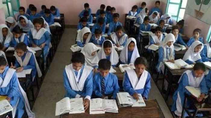 Sindh to hold consultations before allowing resumption of normal classes