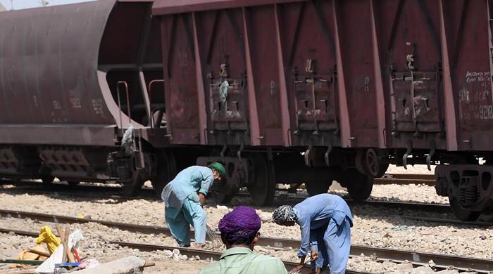 PM accepts railway advisor's resignation after pressure from unions