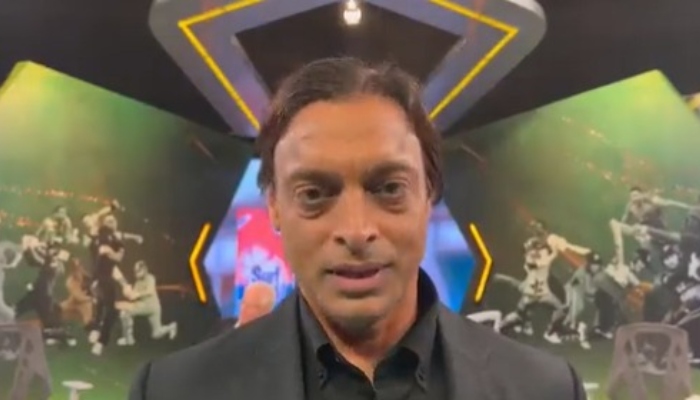 Former Pakistan bowler Shoaib Akhtar taunts Harbhajan Singh. Photo: Shoaib Akhtar Twitter account.
