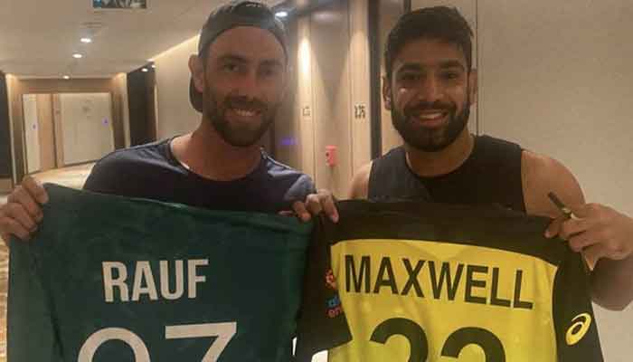 Glenn Maxwell (left) and Pakistani right-arm pacer Haris Rauf exchange jerseys. Photo: Glenn Maxwell Instagram
