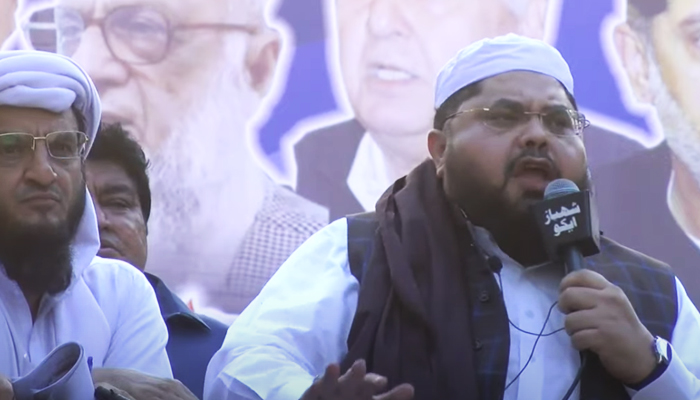 Jamiat Ulema-e-Pakistan chief Shah Awais Noorani addressing an anti-government protest of the PDM in Karachi on November 13, 2021. — YouTube/HumNews