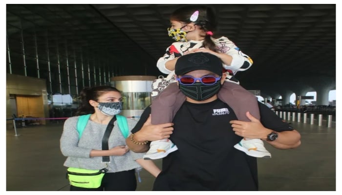 Soha Ali Khan, Kunal Kemmu spotted at airport with daughter: see pics