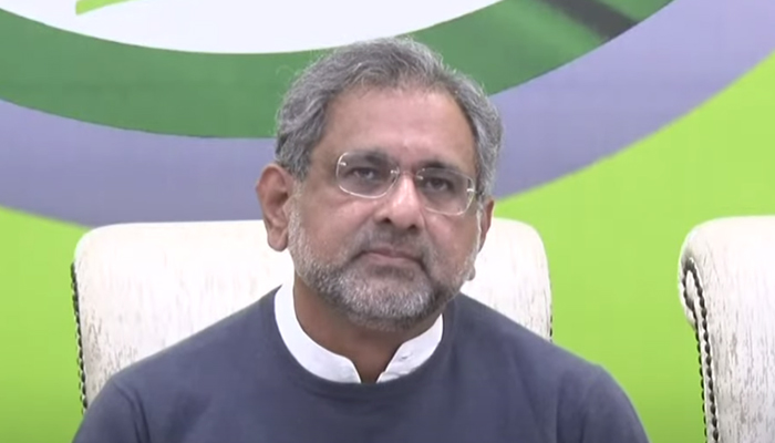 PML-N leader Shahid Khaqan Abbasi addressing a press conference in Islamabad on November 15, 2021. — YouTube/ HumNewsLive