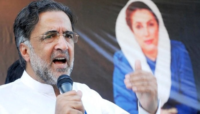 PPP leader Qamar Zaman Kaira. Photo&ndash;file