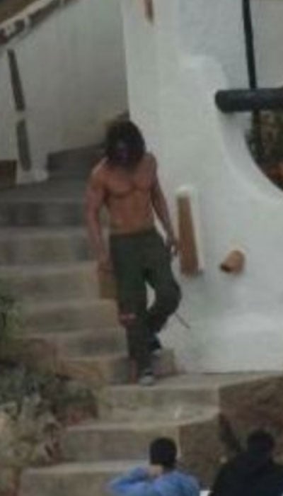 Shah Rukh Khan amazes fans with body transformation in leaked pics from Pathaan sets