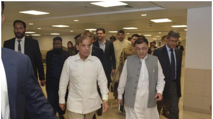 PM Shehbaz orders to get rid of power outages by next month