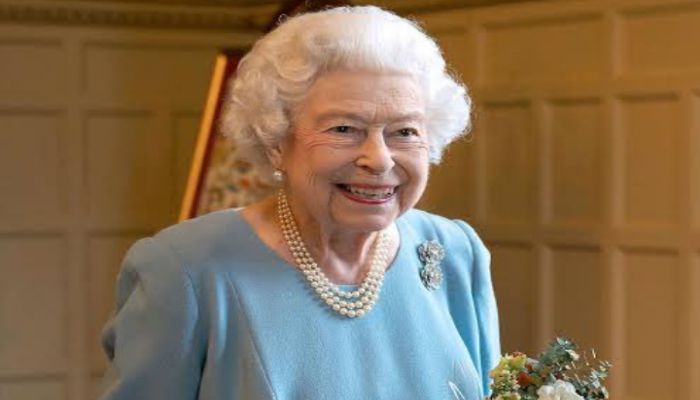 Palace statement stokes concerns about Queen Elizabeths health
