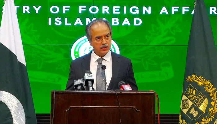 Foreign Office spokesperson Asim Iftikhar addressing his weekly press briefing at the Ministry of Foreign Affairs in Islamabad, on April 25, 2022. &mdash; Facebook/foreignofficepk