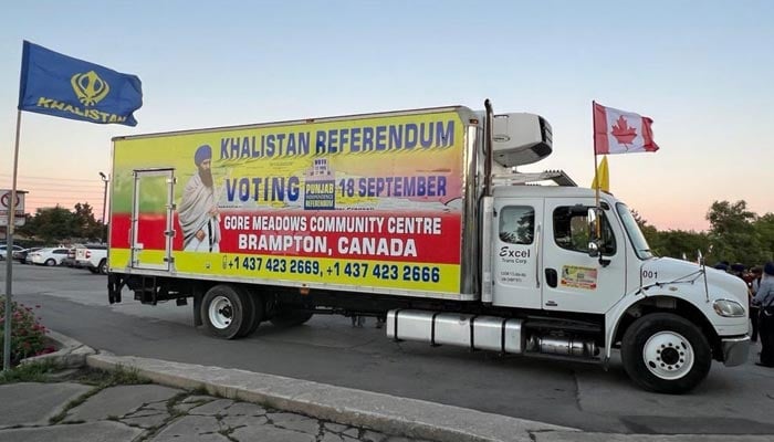 A lorry moving around with the banner of Khalistan Refrendum. — Photo by author