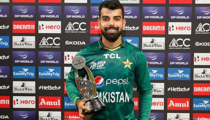 Shadab Khan posing after winning the Man of the Match award in Sharja, UAE on September 8, 2022. Twitter