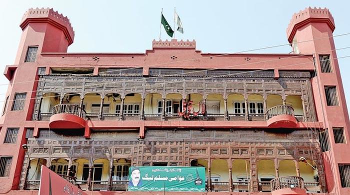 Sheikh Rasheed served notice to vacate Lal Haveli