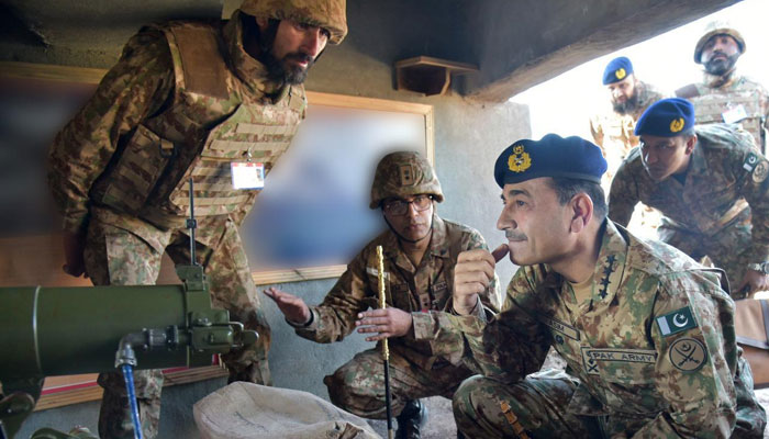 Chief of Army Staff (COAS) General Asim Munir hearing the briefing during the visit to the frontline troops in the Rakhchikri Sector of Line of Control on December 3, 2022. — ISPR/File