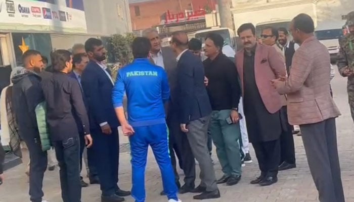 Former COAS General (retd) Qamar Javed Bajwa came Rawalpindi stadium to watch PakvsEng Test Photo:Geo News