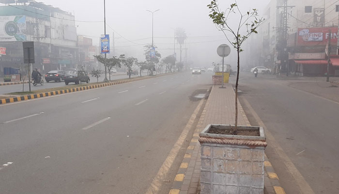 A daylight view of a Lahore area blanketed in fog on December 21, 2022. Twitter