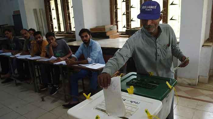 Over 30 candidates pass away waiting for Karachi, Hyderabad LG polls