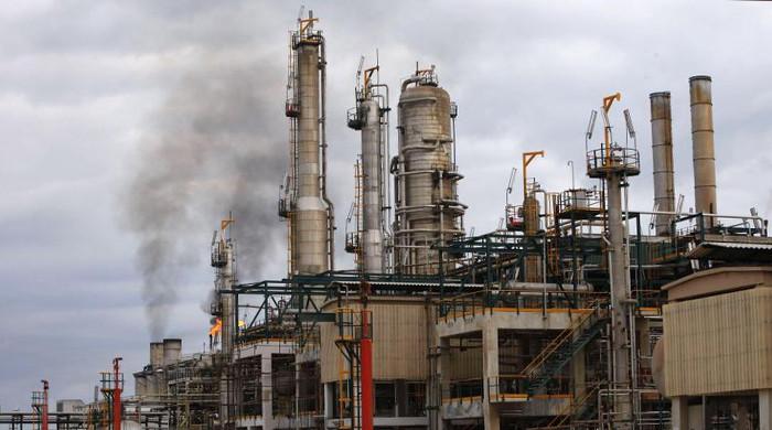 Pakistan's oil industry on 'brink of collapse' as liquidity crunch worsens