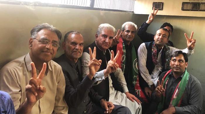 'Jail Bharo Tehreek': Senior PTI leaders, workers voluntarily surrender to police
