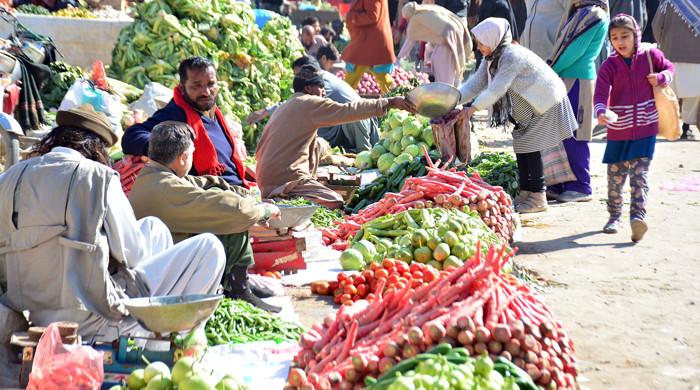 Weekly inflation remains above 41%