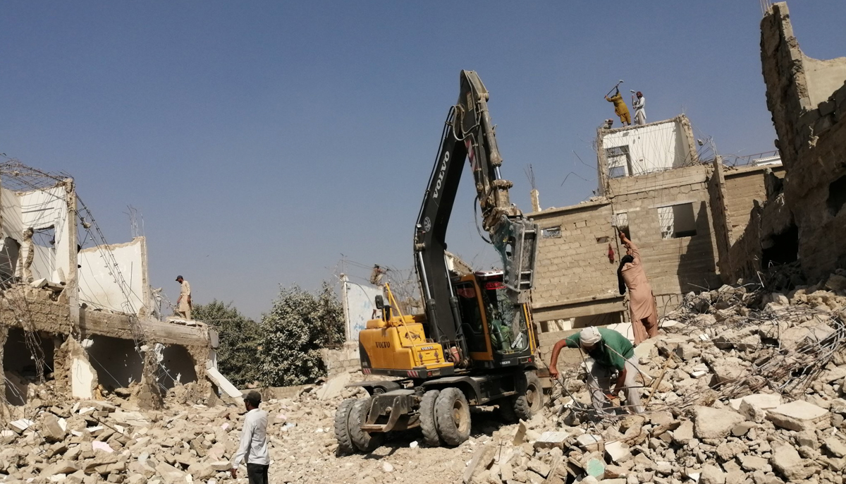 Demolition of Mujahid Colony in Karachi underway on December 2, 2022. &mdash; Photo by author