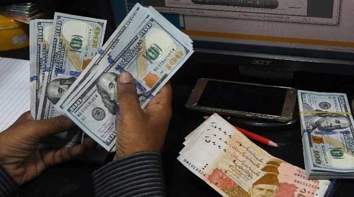Demonetisation and capital