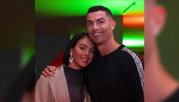 Cristiano Ronaldo poses with girlfriend Georgina Rodriguez. — Twitter/@Cristiano