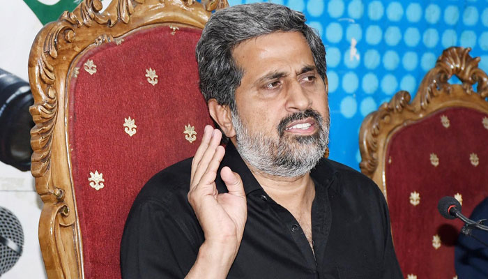 Fayyaz ul Hassan Chohan addressing press conference where he announced his departure from the PTI .— NNI