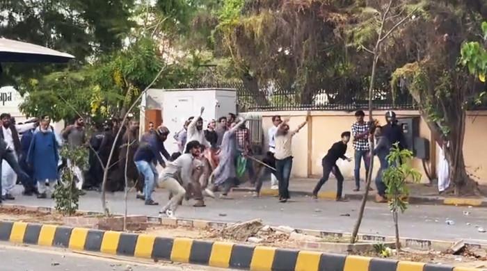 PPP, JI workers clash after Wahab becomes Karachi mayor, defeating Rehman 